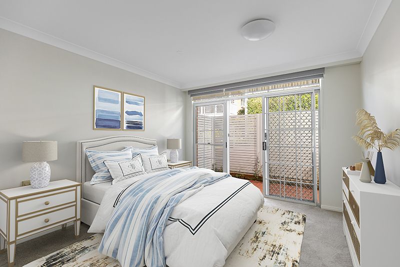 Gorgeous modern unit with easy access and conveniently located.