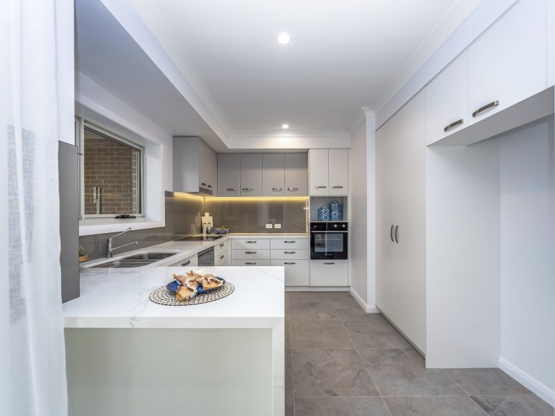 Sophisticated living by Shortland Waters golf course