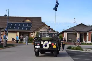 98-year-old digger centre of emotional ANZAC Day dawn ceremony with a difference