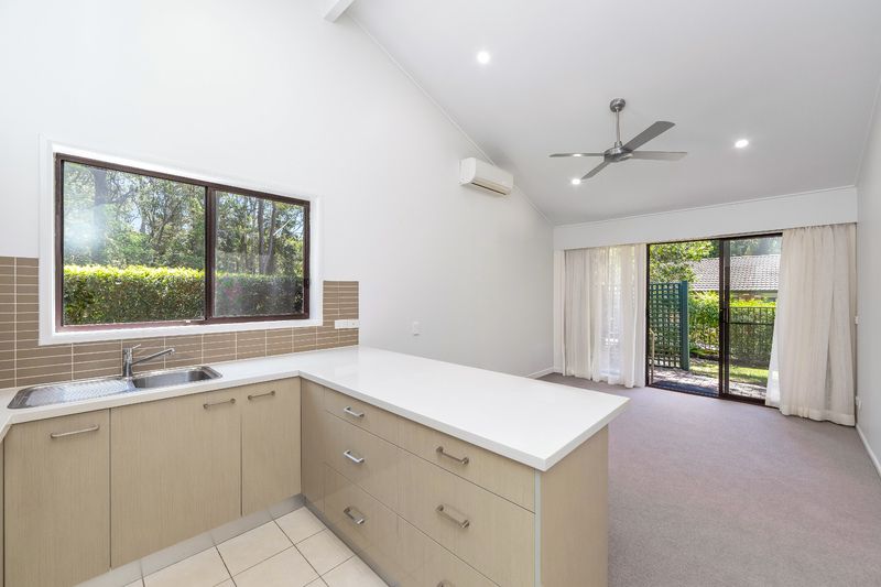 Stylish Serviced Apartment with Garden Access