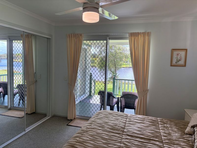 Lakeside Living with Extras