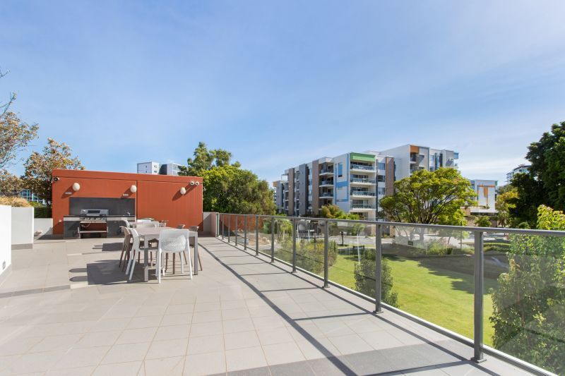 Superb Living by the River