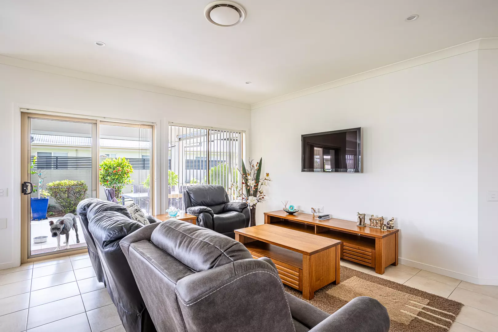 Degas - By Palm Lake Resort Tea Gardens