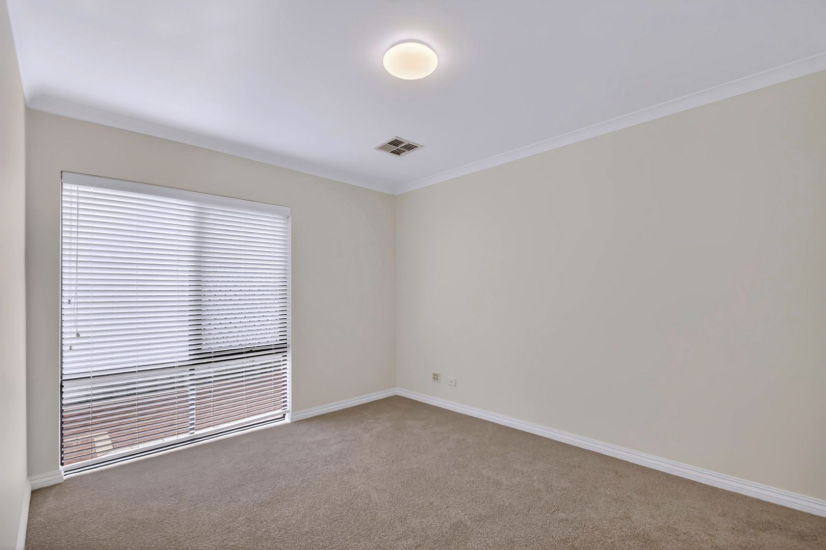 Rare Opportunity to purchase into the Popular Peter Arney Retirement Living Complex! Relax and Enjoy Your New Low Maintenance Home!