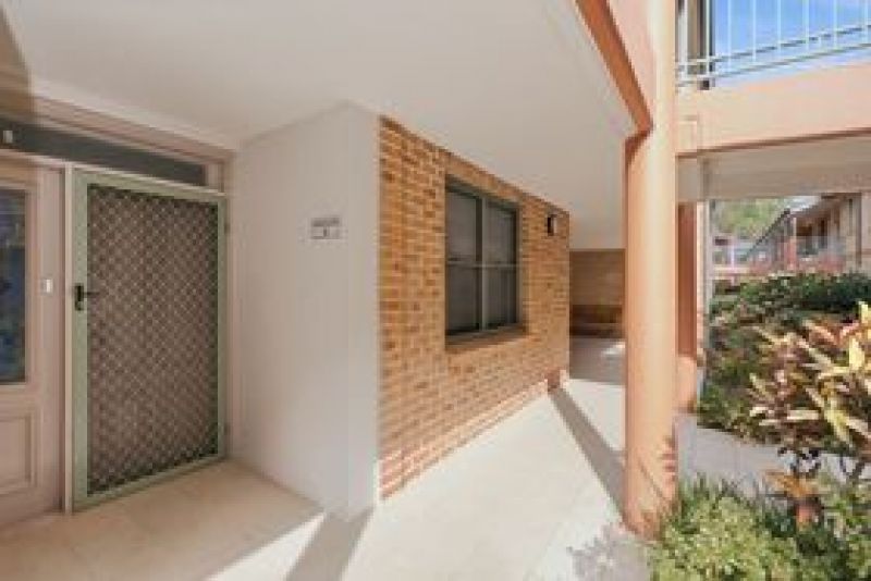 Rare 3-Bedroom Ground-Level Unit Close to Everything