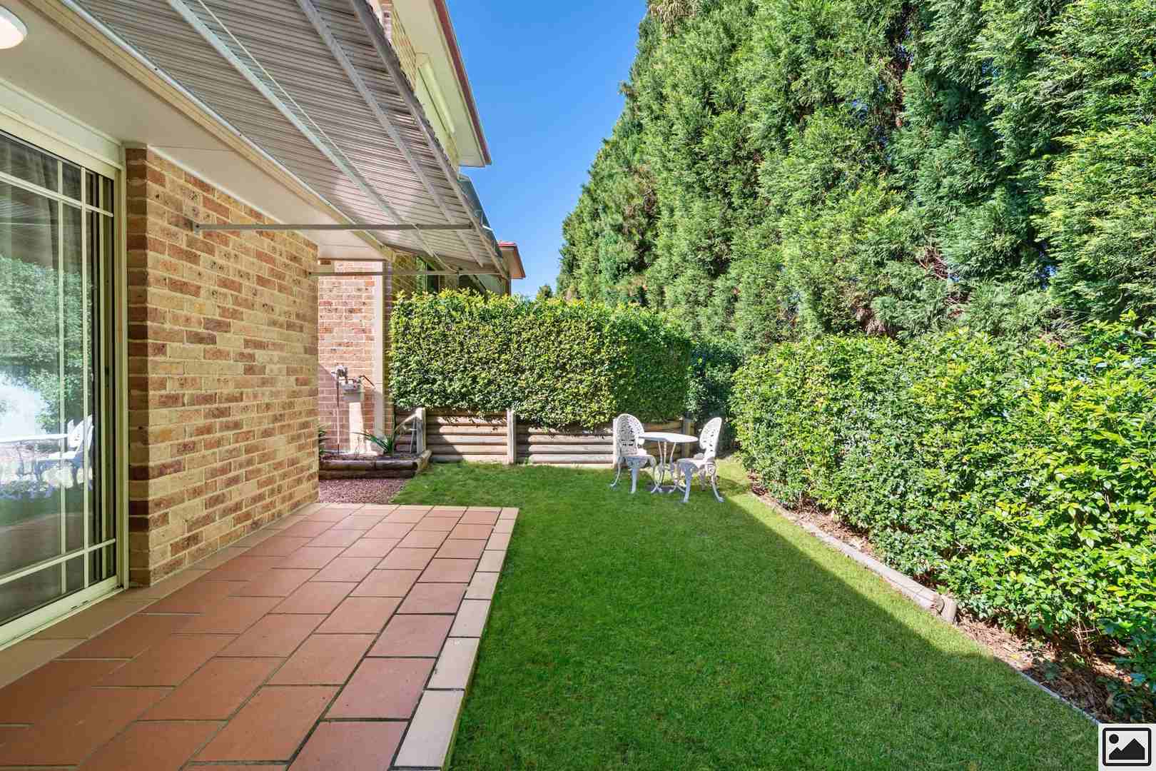 Beautifully Presented Villa with Private Garden Outlook