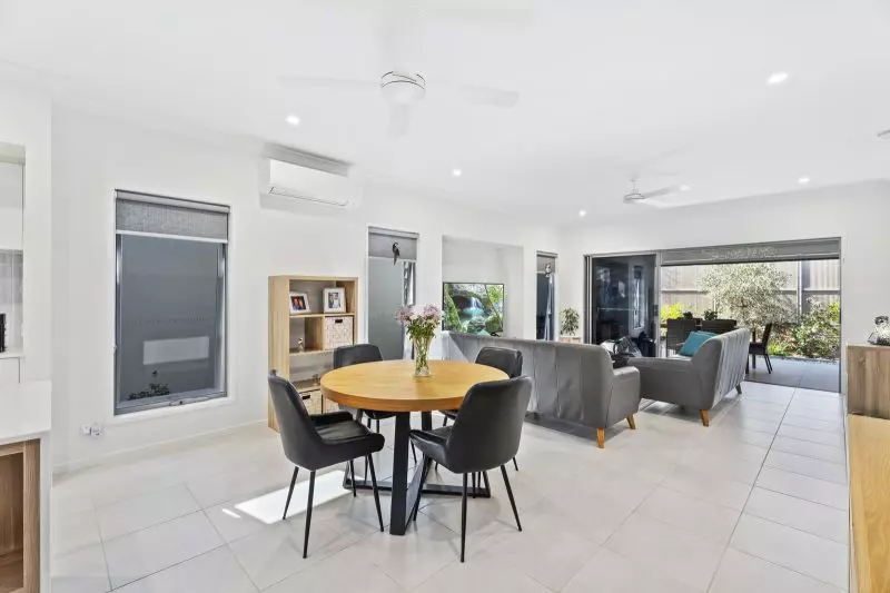 Site 365 - Established Berwick H6