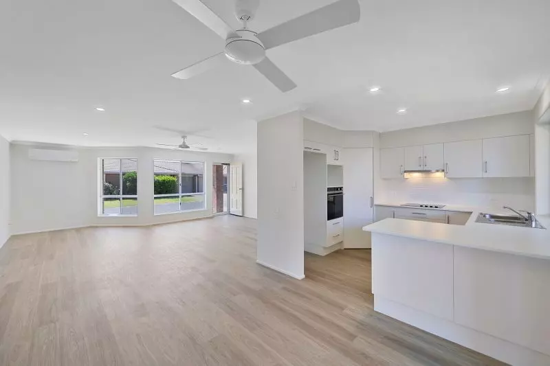 DEPOSIT TAKEN. Ready to move into - two-bedroom villa in a quiet cul-de-sac