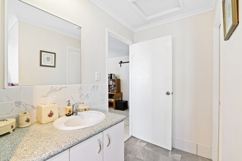 Spacious Country-Style Charm!