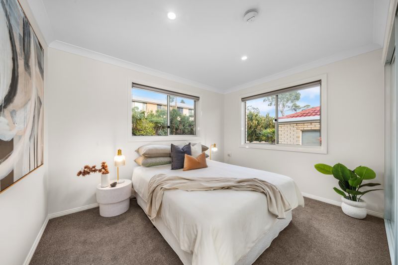 Large two-bed villa with views of Bilton Bay