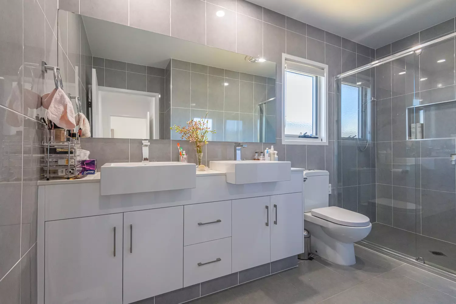 Modern Elegance in the Waratah Design 