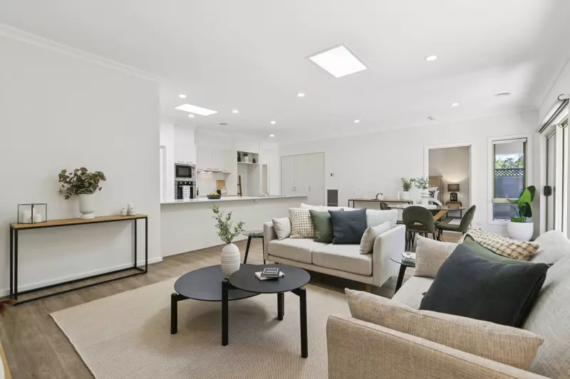 Bright Open Living, Court Location