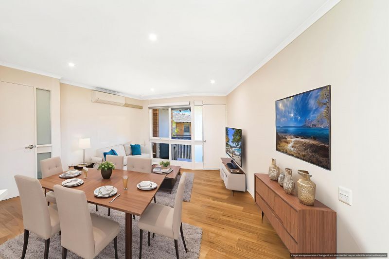 Upper Level Retreat - with Garage!