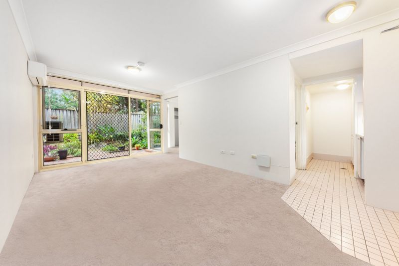 WONDERFUL NORTH FACING GROUND FLOOR—RARE FIND