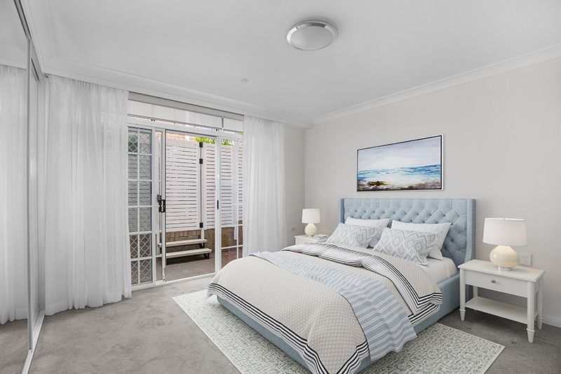 Immaculately maintained 3 bedroom unit with modern look situated in the centre of the village