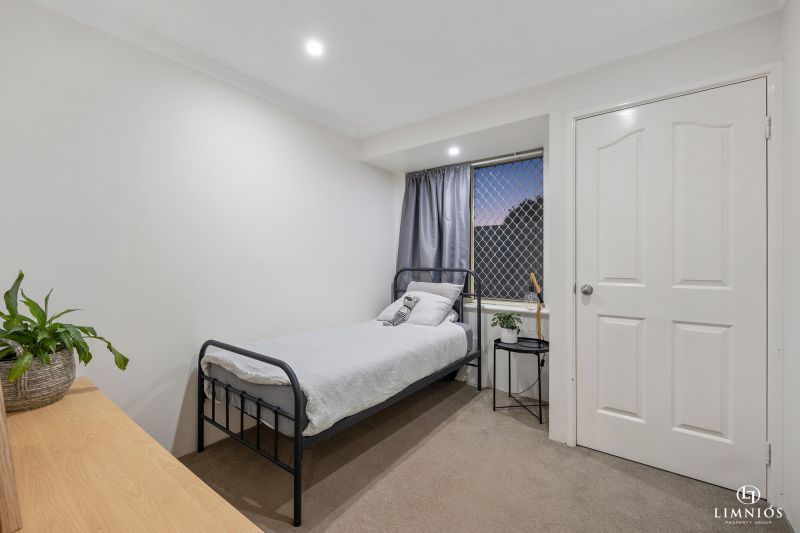 Standalone street front villa