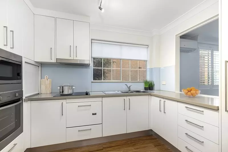 Elegant, open plan unit featuring a sunny north facing terrace