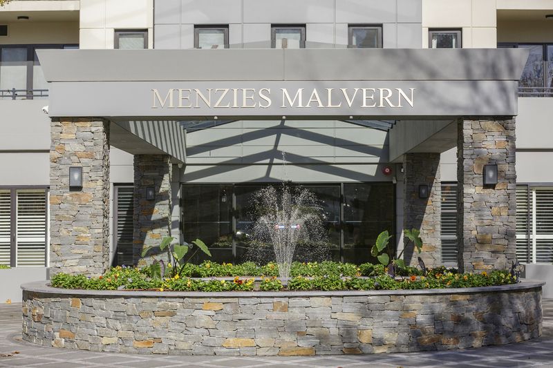 Stylish Space, Sunlit Private Balcony