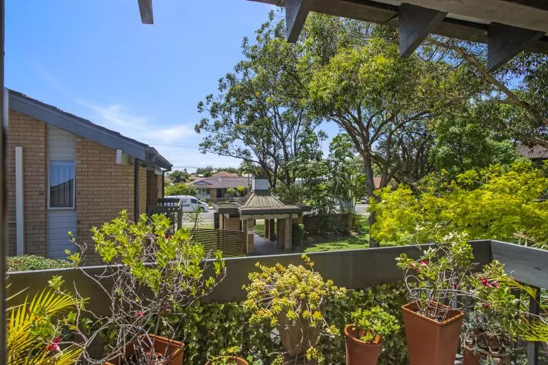 Bright and sunny first floor unit