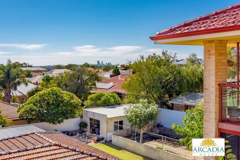 ARCADIA WATERS BICTON - This Apartment is Sure to Impress...