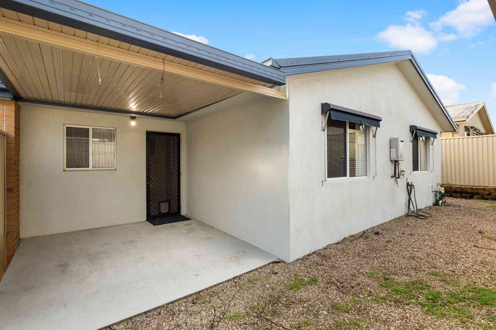 Lovely 2 Bedroom Home Close to the Country Club