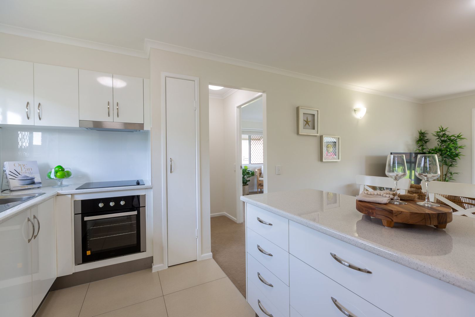 Welcoming & Radiant – Duplex in a Prime Location