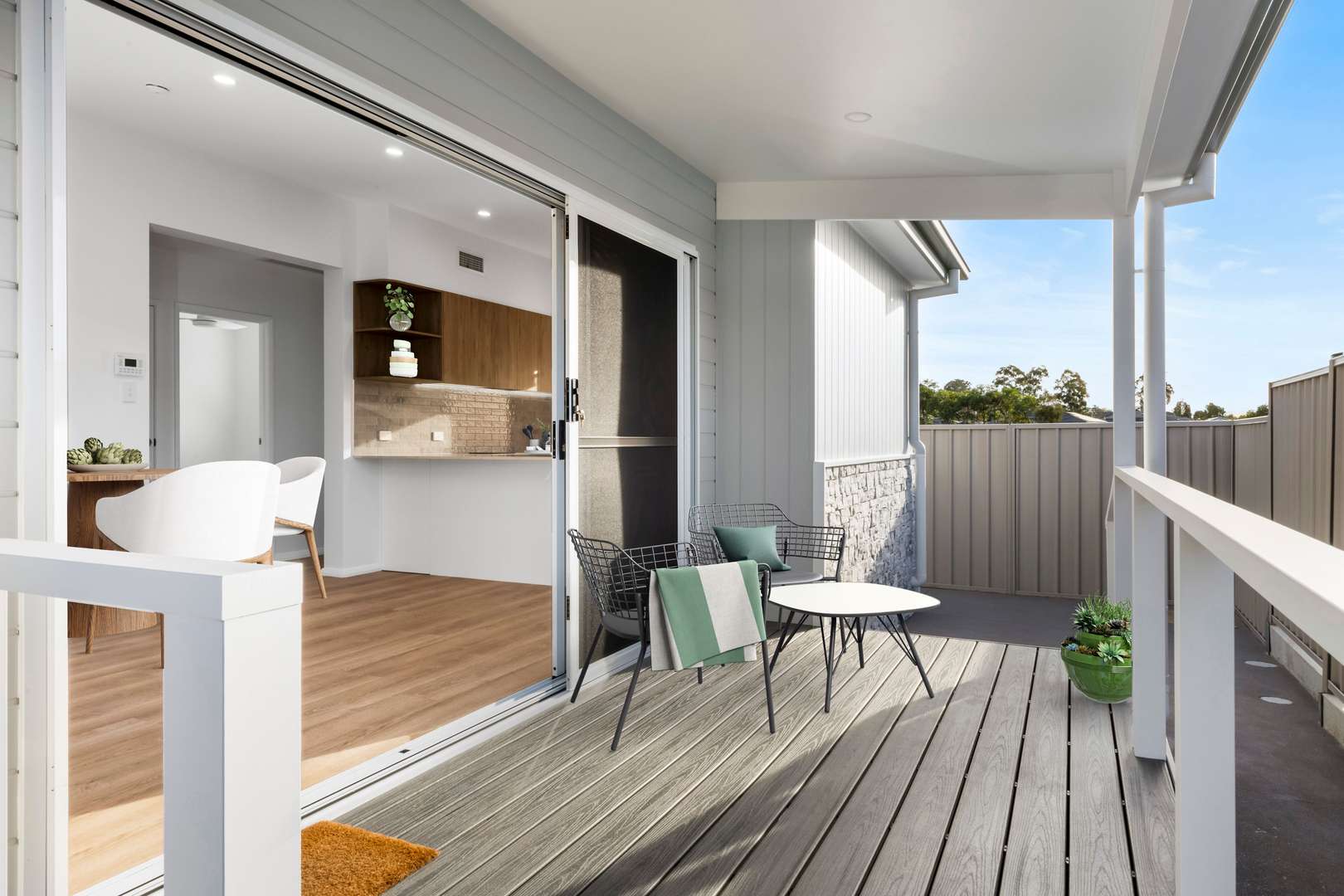 New Modern - 2 bedroom + study