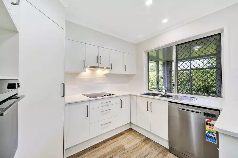 Garden Oasis, 3 Bedroom Villa, ready to go!