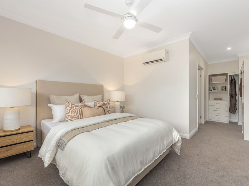 Stylish, single-level living with golf course views