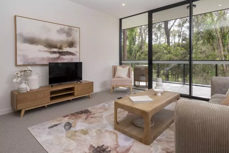 Well-positioned apartment boasting a roomy balcony