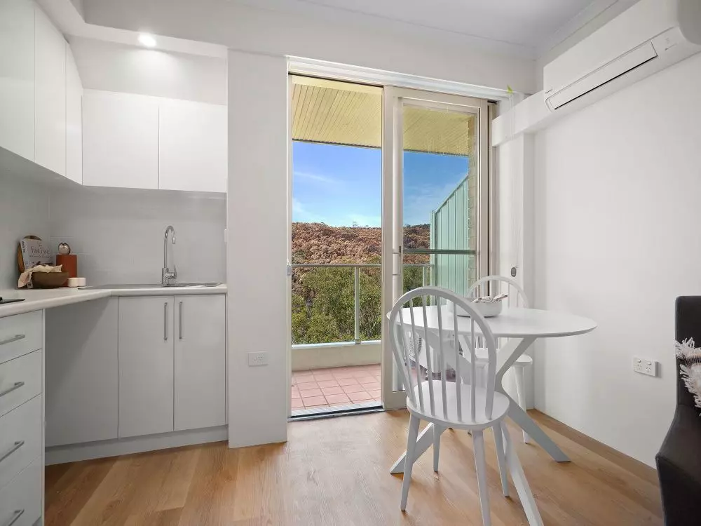 One Bedroom | Unit 606