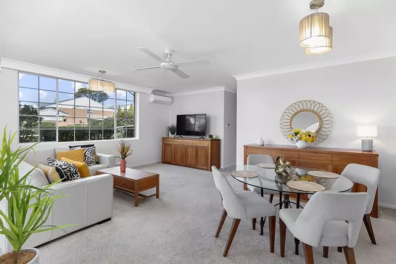 Exquisitely  renovated corner ground floor unit close to the clubhouse