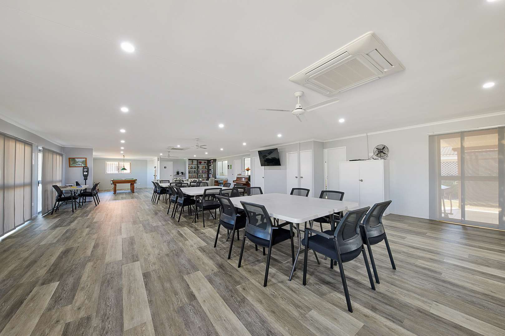 Contemporary unit available today!