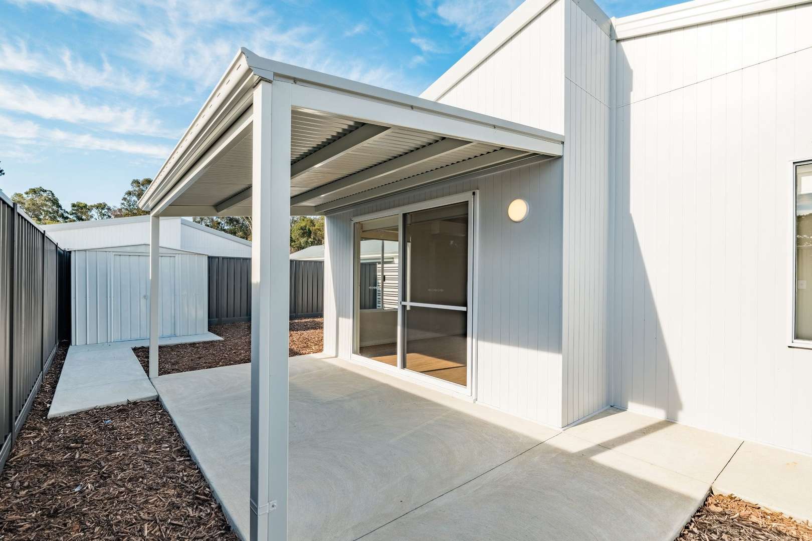 Spacious 3-bed home with outdoor alfresco