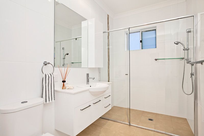 For those wishing the height of luxury…. The Lady Elliot is a must see!