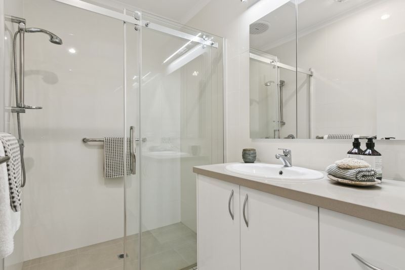 2 bed villa with private courtyard and modern kitchen