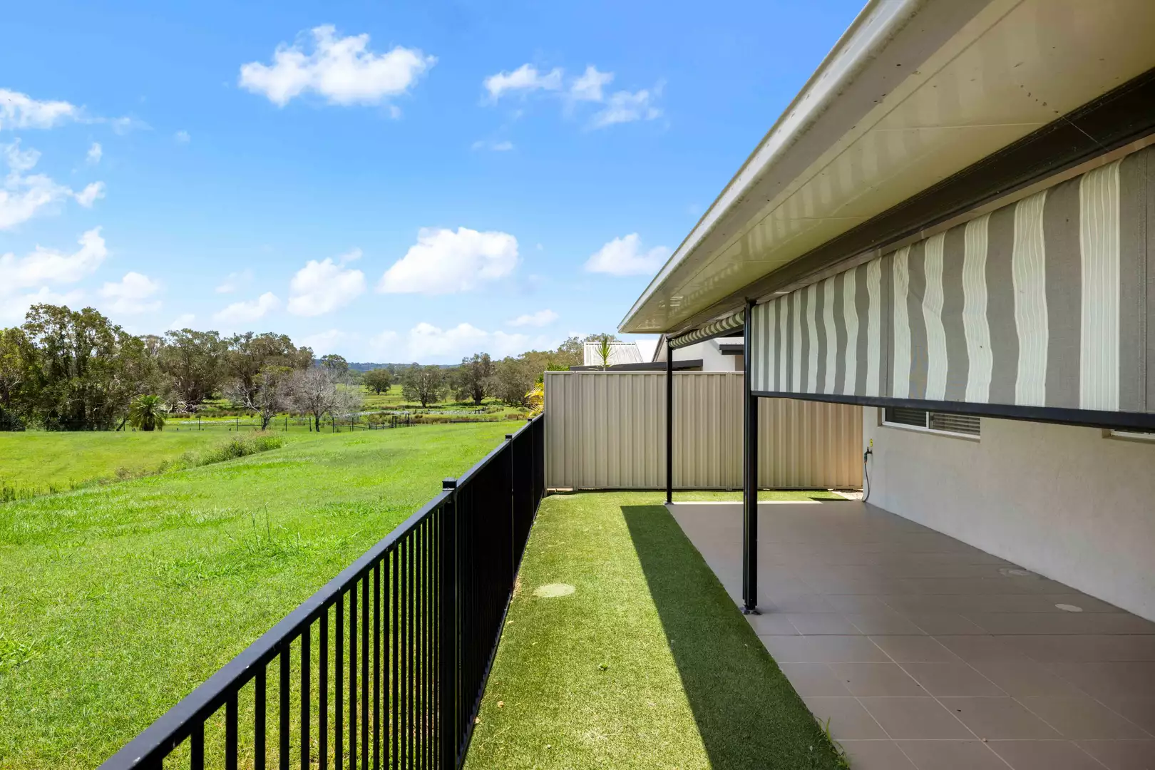 Great location for this 2 bedroom home plus study in Palm Lake Resort Eagleby