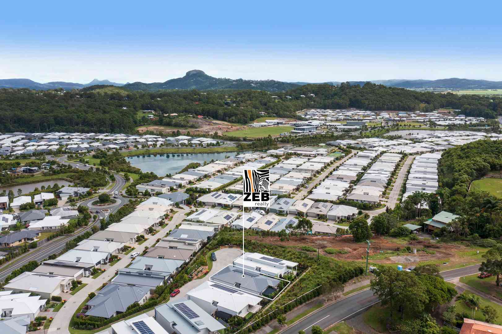 Boathouse with the lot! Villa 224 Halcyon Lakeside