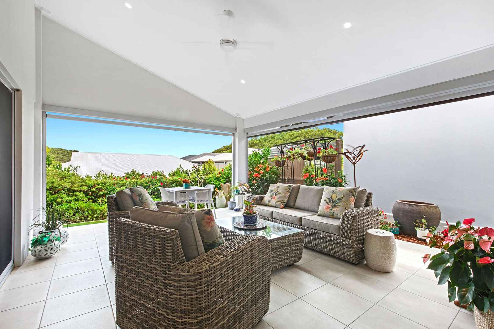 V198 Halcyon Lakeside - Relax, Live, Laugh!