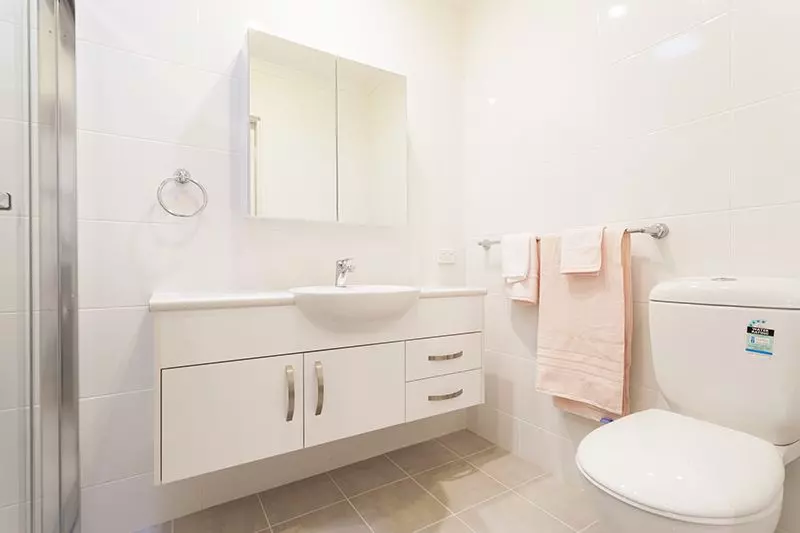 Multiple financial purchase options on this refurbished serviced apartment