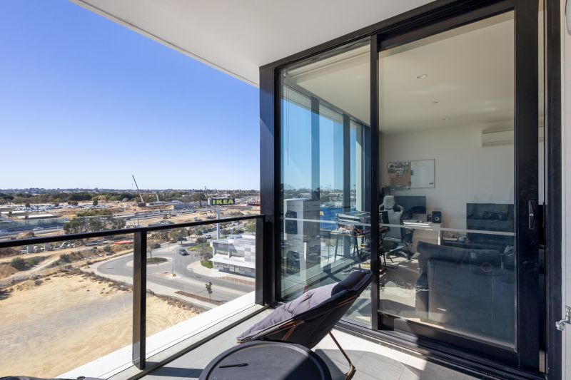 Great Location, Modern & Professional Lifestyle!