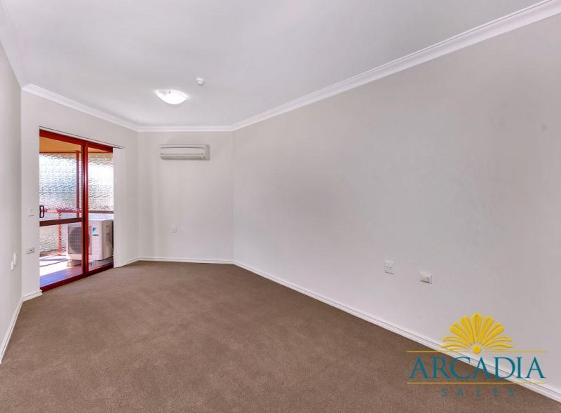 Arcadia Waters Bicton - Views, Views & More Views...