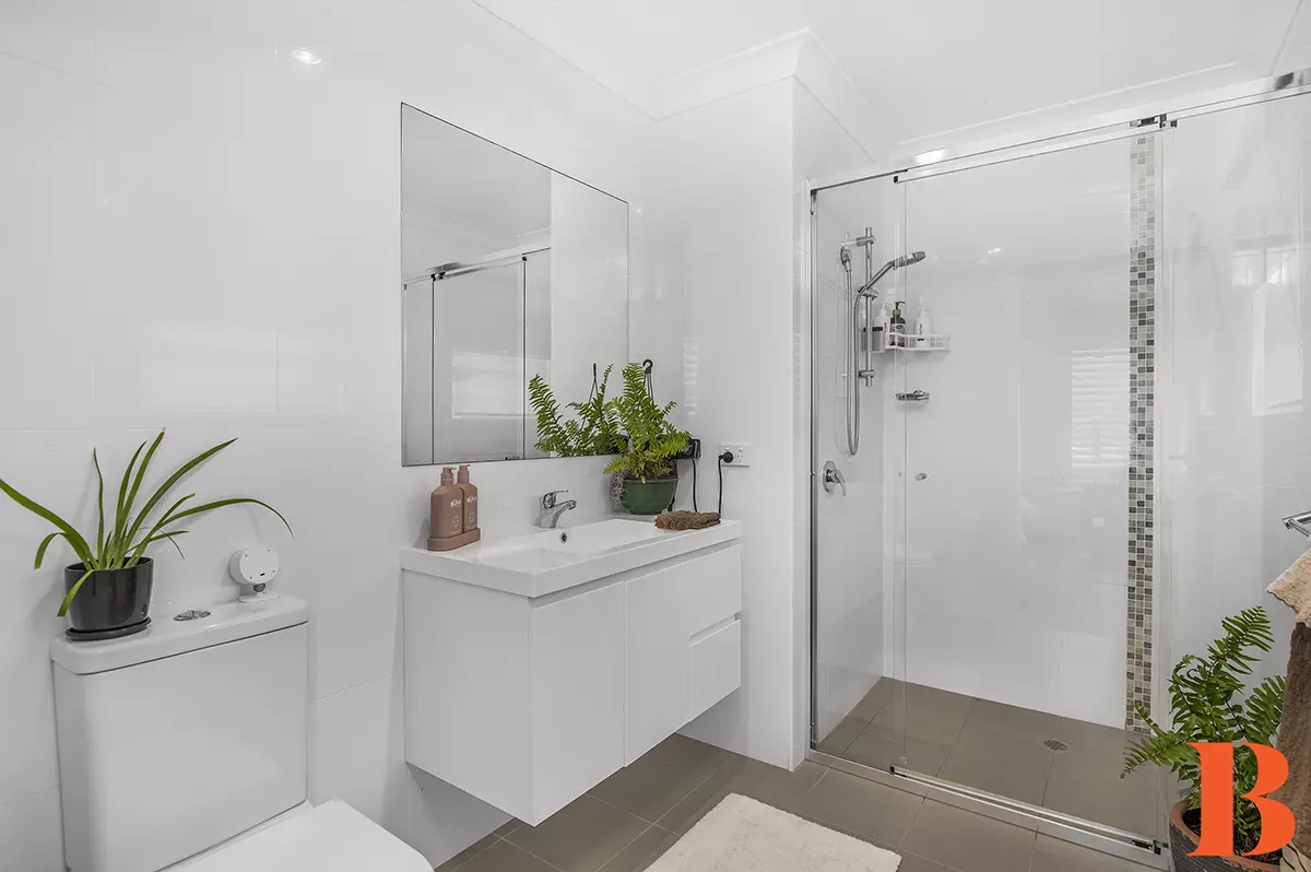 DEPOSIT TAKEN / UNDER CONTRACT - Gated Community - Minutes walk to Shopping and Medical