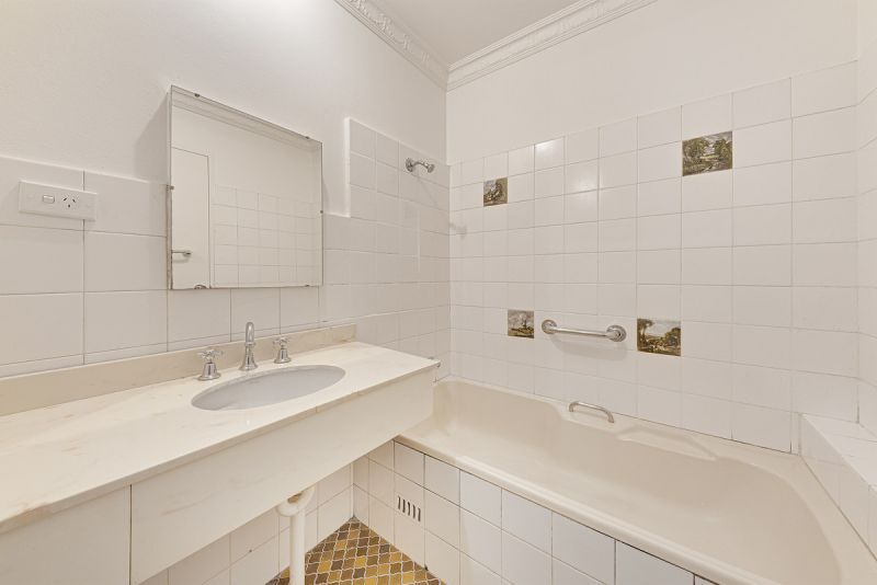 THIS TOWNHOUSE IS READY TO MOVE IN NOW WITH AMPLE SCOPE FOR IMPROVEMENT AND GAIN