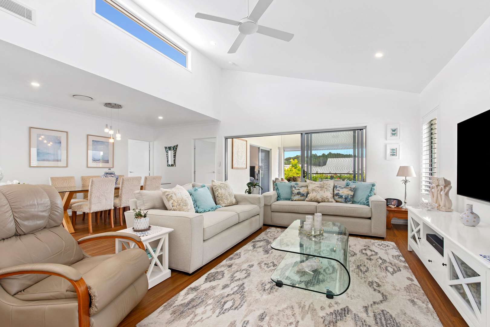 V198 Halcyon Lakeside - Relax, Live, Laugh!