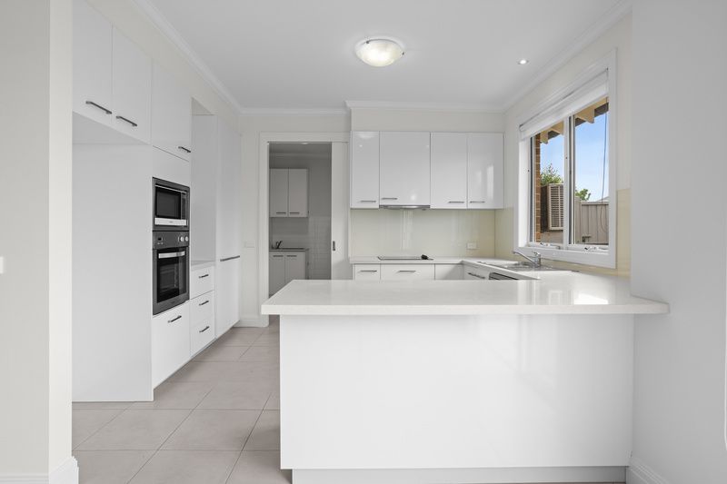 Bright North-Facing Villa with Courtyard