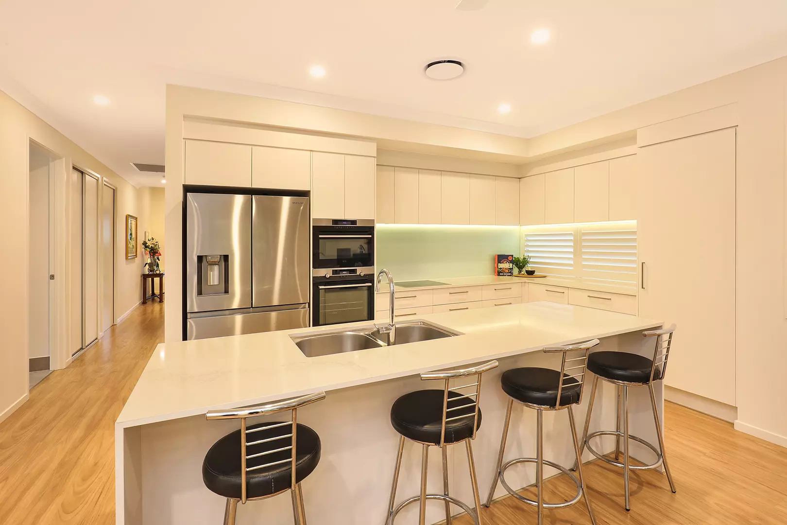 V118 Halcyon Lakeside