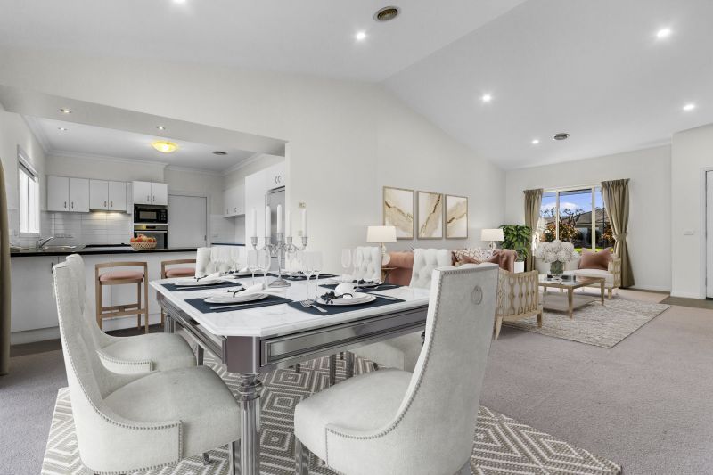 Spacious Villa with Golf Course Views