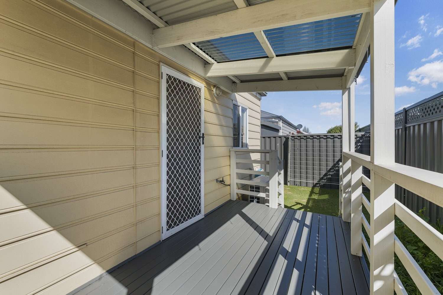Lifestyle Communities Seasons - A welcoming home with indoor-outdoor appeal