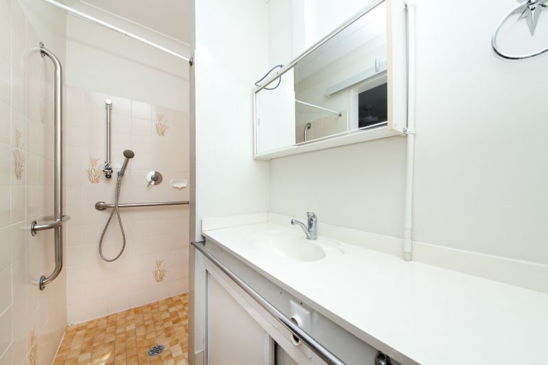 Affordable serviced apartment living at Greglea